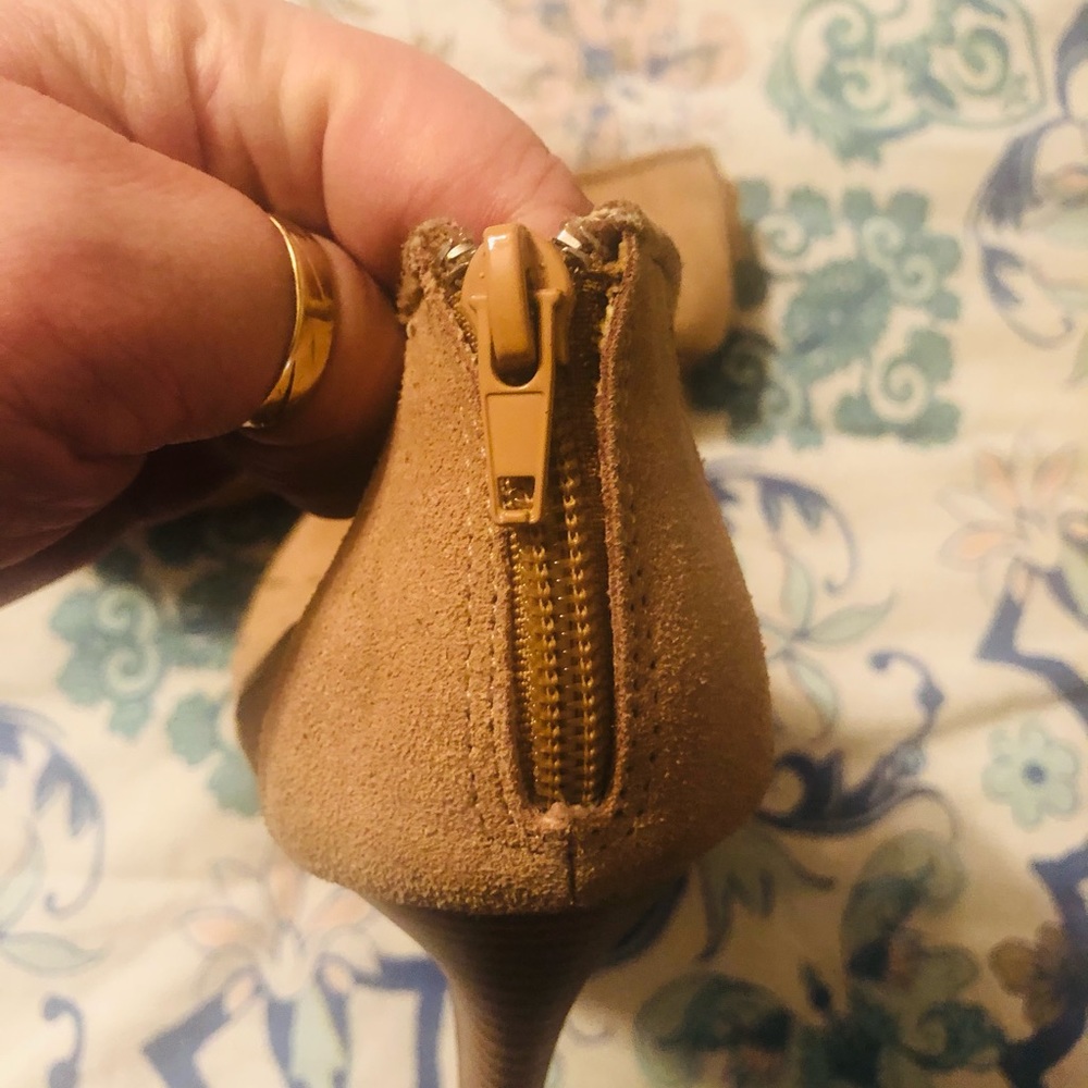 Shoes - Picture 3 of 4